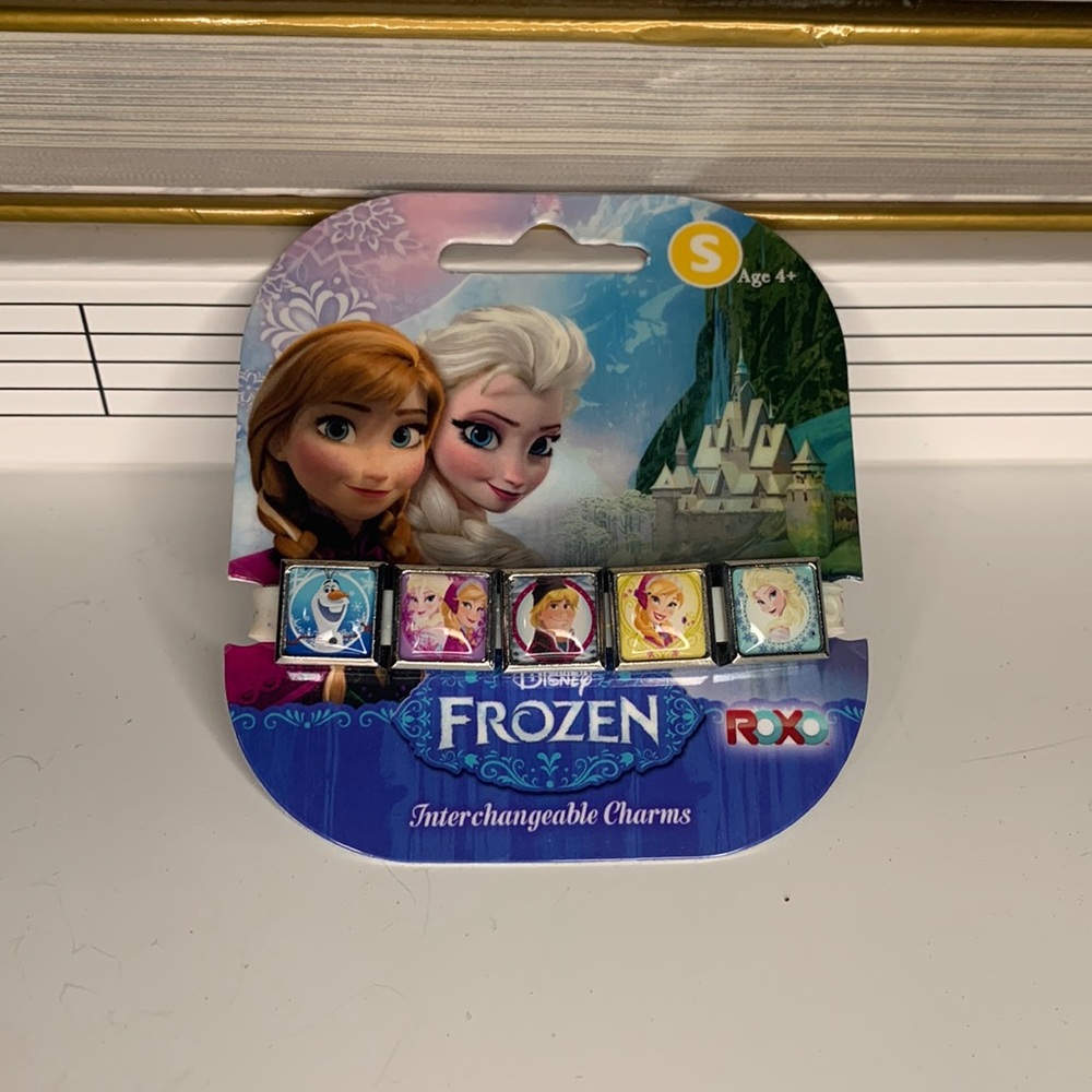 Cute Frozen bracelet for any little Frozen fans! :)